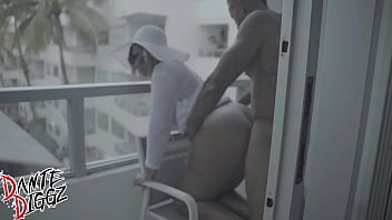 PHAT BOOTY AFRO LATINA SHANICE LUV PUTS ON A SHOW FOR THE HOTEL WHILE TAKING BBC ON A BALCONY – PREVIEW