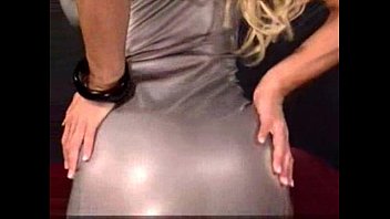 Sexy Blonde MILF Posing Sexy Blonde MILF Posing