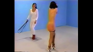 BDSM Spanking Julia 2bella Frusta