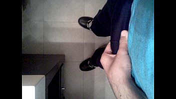 Una Paja En El Bañ_o Una Paja En El Bañ_o