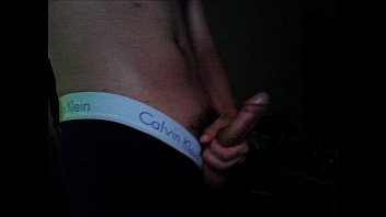 Joven Latino Peruano Bisexual
