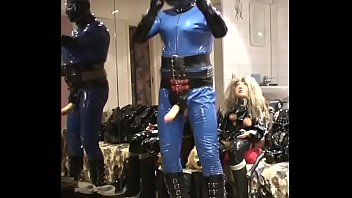 Roxina2007FetishGulrInBlueLatex260207XXL.WMV Roxina2007FetishGulrInBlueLatex260207XXL.WMV