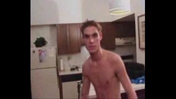 Cinco Meninos Gays Se Masturbando Juntinhos – Www.arquivogls.com