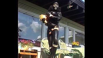 Roxina2004RubberTrannyOutdoorr150704XXL.WMV Roxina2004RubberTrannyOutdoorr150704XXL.WMV
