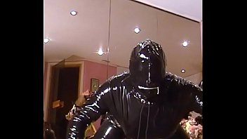 Roxina200XVacuumRubberSlutXXL.WMV Roxina200XVacuumRubberSlutXXL.WMV