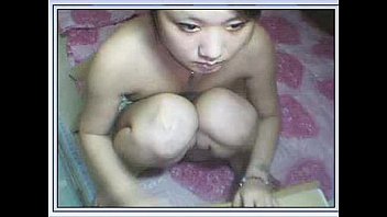 Petite Chinese Girl Spreading Her Legs On Cam