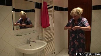 Old Lady Getting Doggystyle Fucked Old Lady Getting Doggystyle Fucked