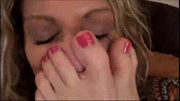 Lesbian Feet Sniffing Lesbian Feet Sniffing