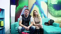 Nueva Pareja De Novios En Su Primera Escena