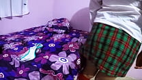 Cojiendo Con Mi Vecino &iexcl;Mi Vecino Lleva Semanas Espiandome! Fui Al Ba&ntilde;o Y Lo Encontre Masturbandose En Mi Cama Con Mi Ropa Interior, Descubre Que Eso Me Excita Y Asi Me Castiga