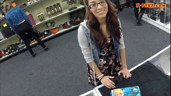 College Student Sells Her Books And Nailed At The Pawnshop College Student Sells Her Books And Nailed At The Pawnshop
