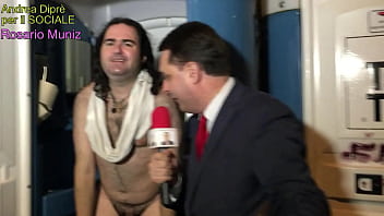 Smallest Penis Ever: Rosario Muniz Completamente Nudo Presentato Da Andrea Dipr&egrave_