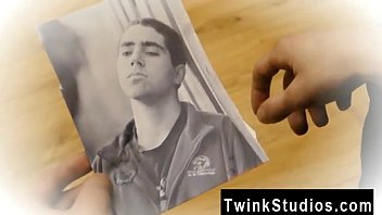 Amazing Twinks Brody Frost And Direly Strait Stop At A Motel On Their