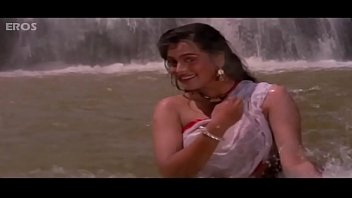 Padmini Kolhapure – Hot Video Padmini Kolhapure – Hot Video