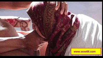 Deux Perverses Se Font Ficeler Et Baiser Sauvagement Sur Un Canapé_ Deux Perverses Se Font Ficeler Et Baiser Sauvagement Sur Un Canapé_