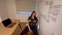 Mi Estudiante De La Facultad De Medicina Me Enga&ntilde;a Y Terminamos Desnudas En Mi Oficina